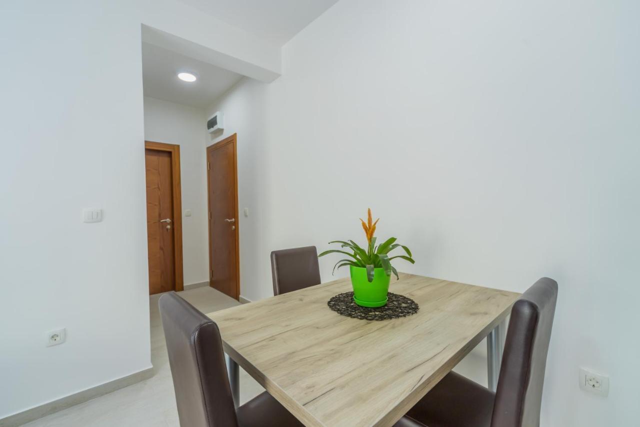 Grejm Lux Family Apartments Petrovac Εξωτερικό φωτογραφία